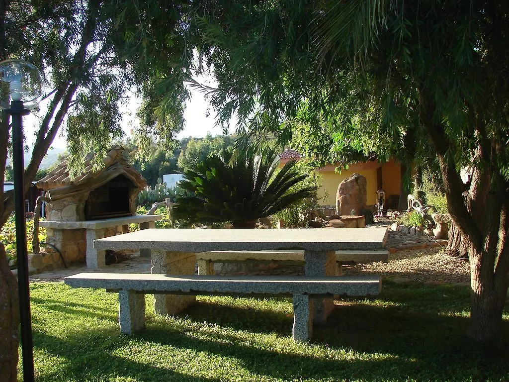 Country house Domus Piras Guest House Cardedu