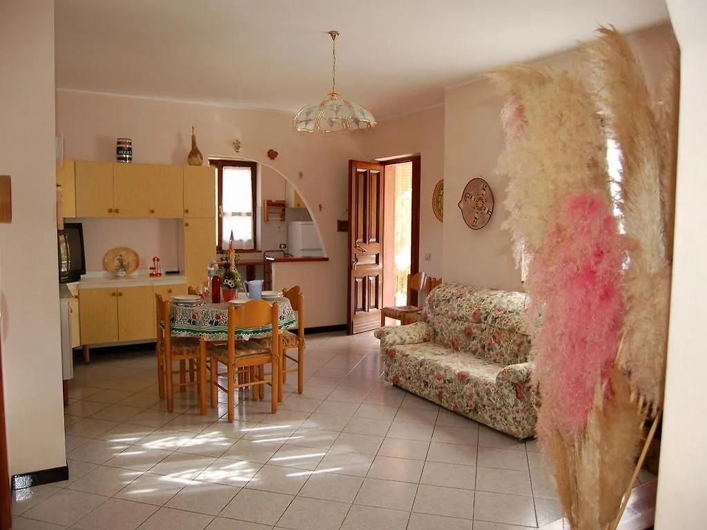 Domus Piras Guest House Cardedu 0*,
